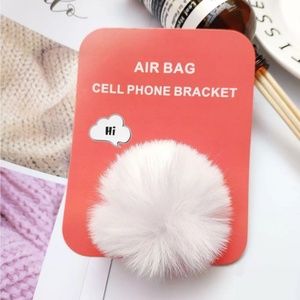 White fluffy popsocket